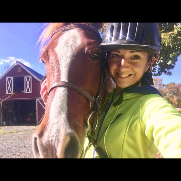 Meet your Posh Ambassador, Jenn Love - Picture 5 of 8